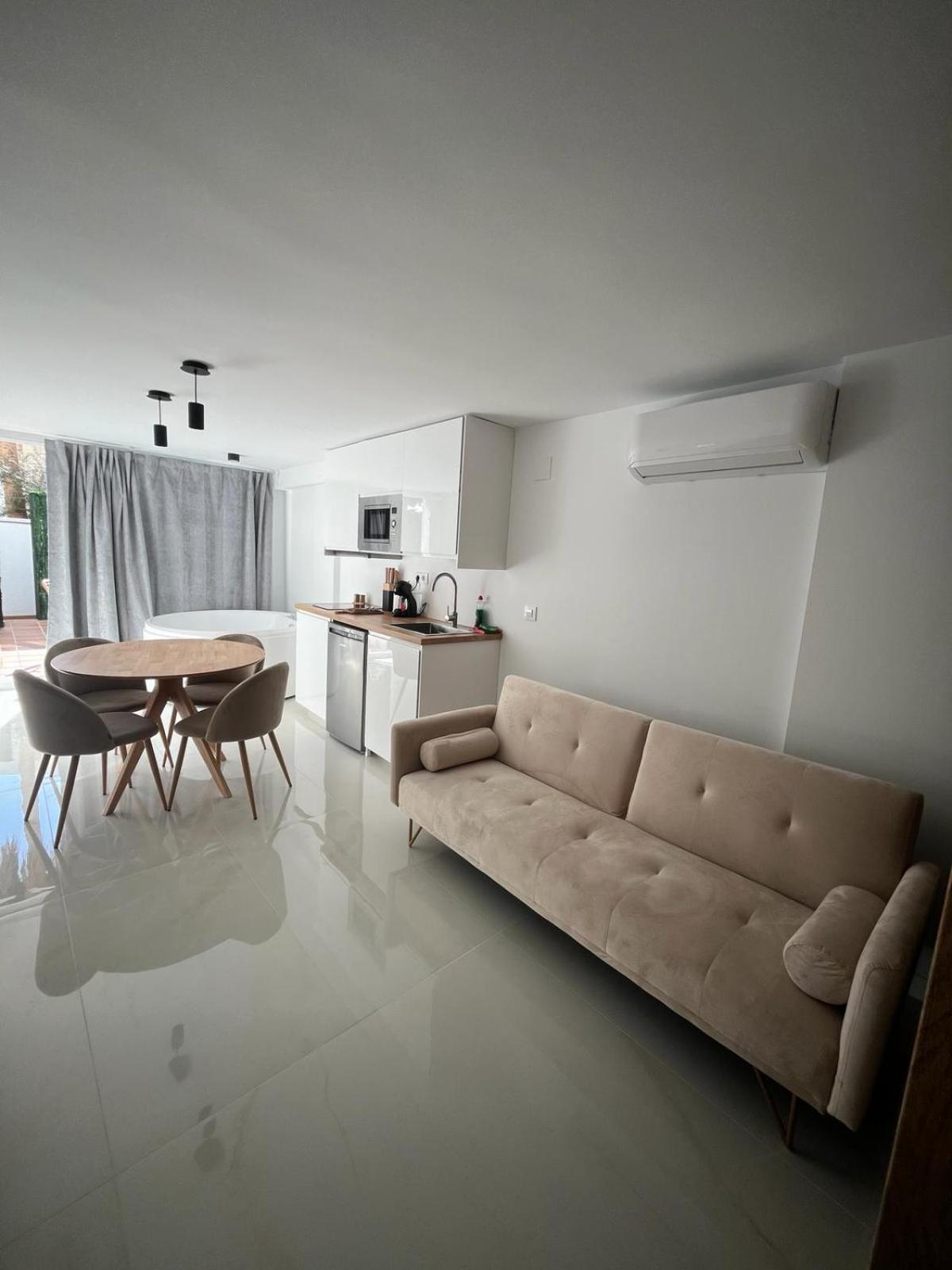 Suite Playamar Con Jacuzzi トレモリノス エクステリア 写真