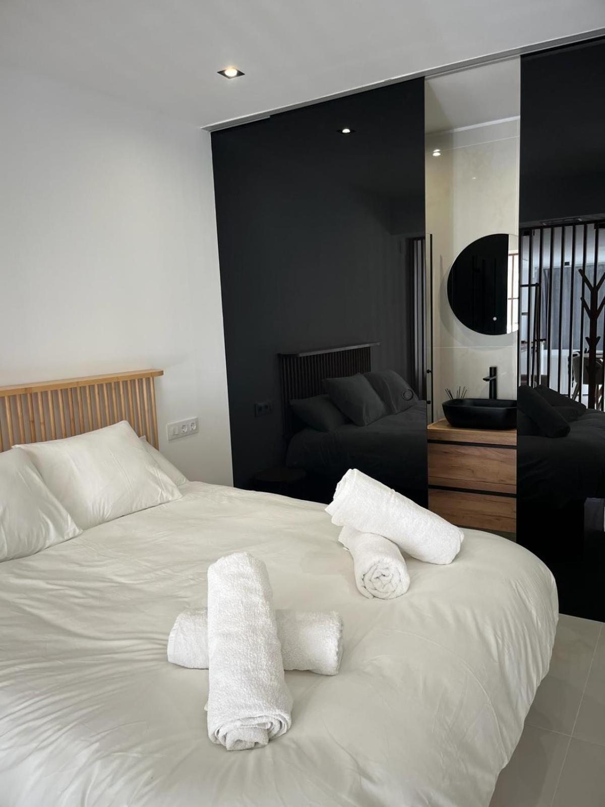 Suite Playamar Con Jacuzzi トレモリノス エクステリア 写真
