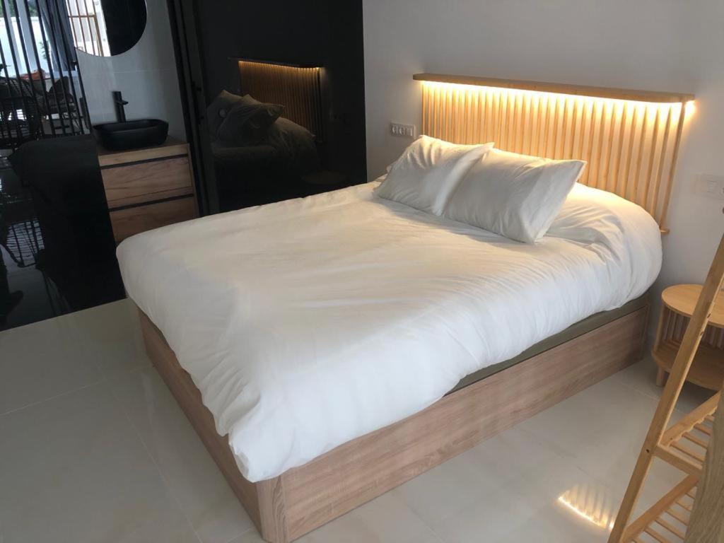 Suite Playamar Con Jacuzzi トレモリノス エクステリア 写真